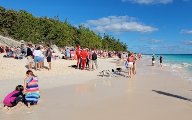 Christmas Day at Elbow Beach Bermuda December 25 2021 (6)