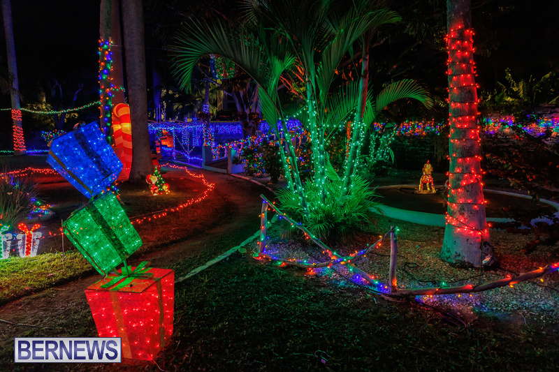 Somers Garden Bermuda Christmas Lights December 10 2021 DF (11)