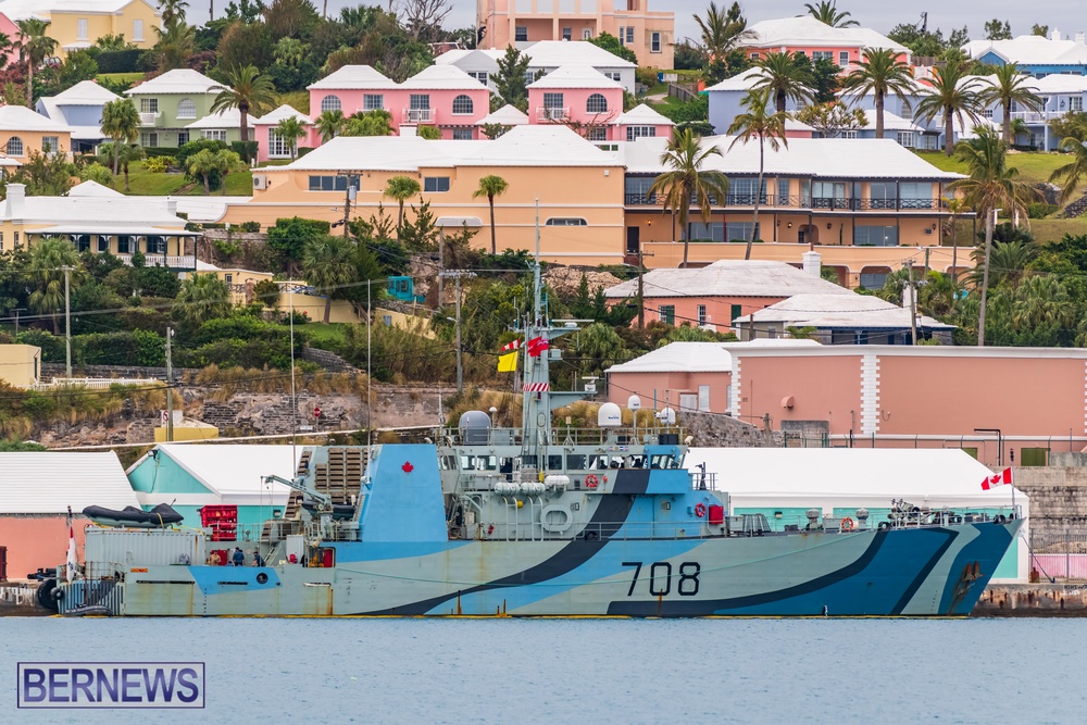 HMCS Goose Bay and HMCS Moncton Bermuda JS (3)