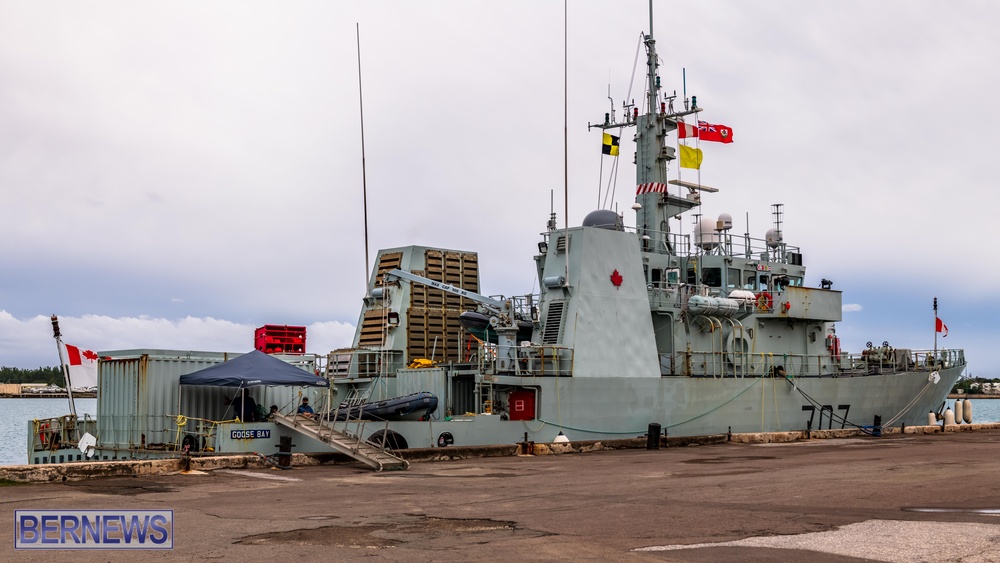 HMCS Goose Bay and HMCS Moncton Bermuda JS (7)