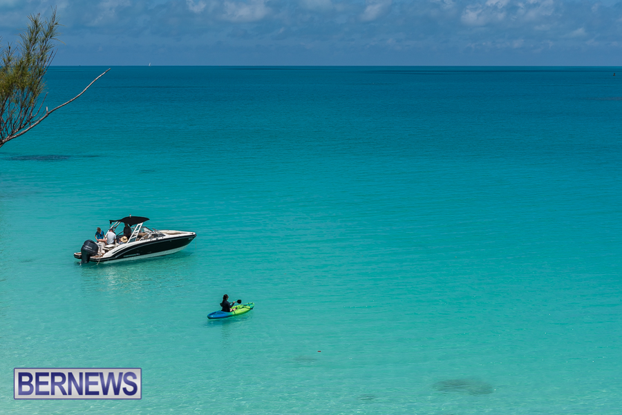 303 The epitome of a Bermuda day; boating on pristine waters any time of year