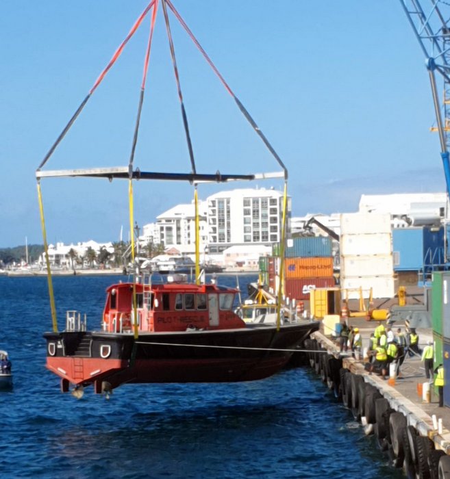 Boat on dock Bermuda March 2022 (7)