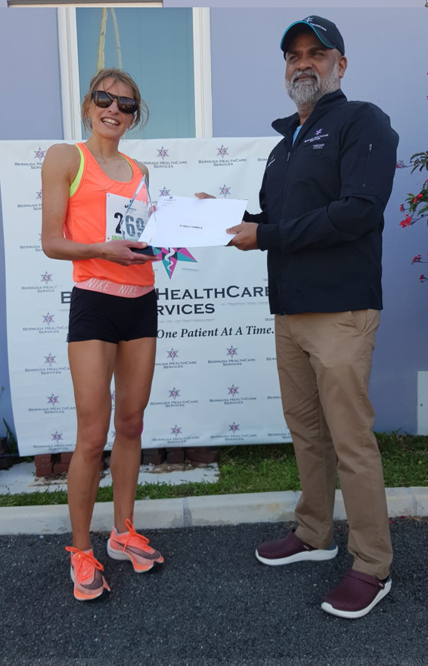 1st Place Female Gayle Lindsay Cheque Presentation