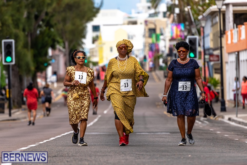 Bermuda You Go Girl relay running race Front Street Hamilton 2022 JS (18)