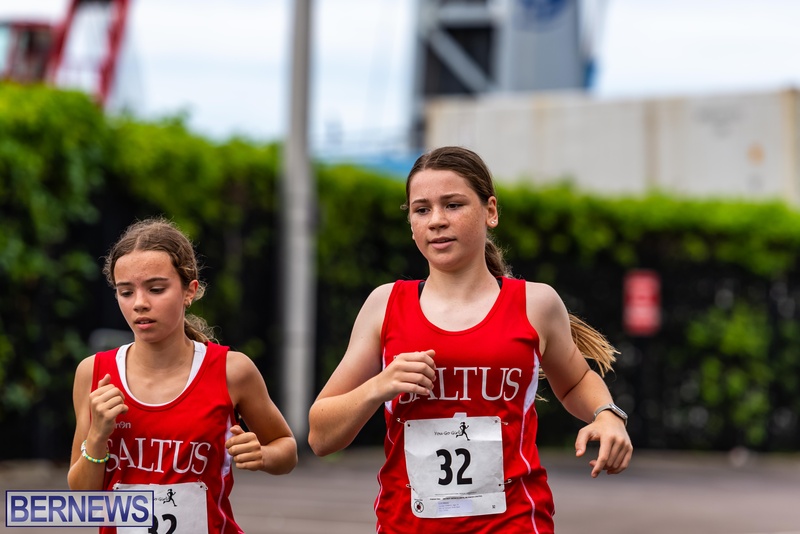 Bermuda Hugo Girl Relay Running Race Front Street Hamilton 2022JS (23)