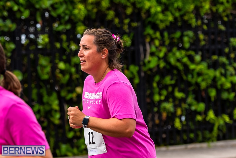 Bermuda You Go Girl relay running race Front Street Hamilton 2022 JS (40)