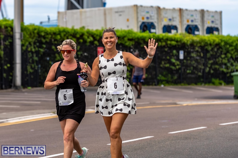 Bermuda Hugo Girl Relay Running Race Front Street Hamilton 2022JS (48)