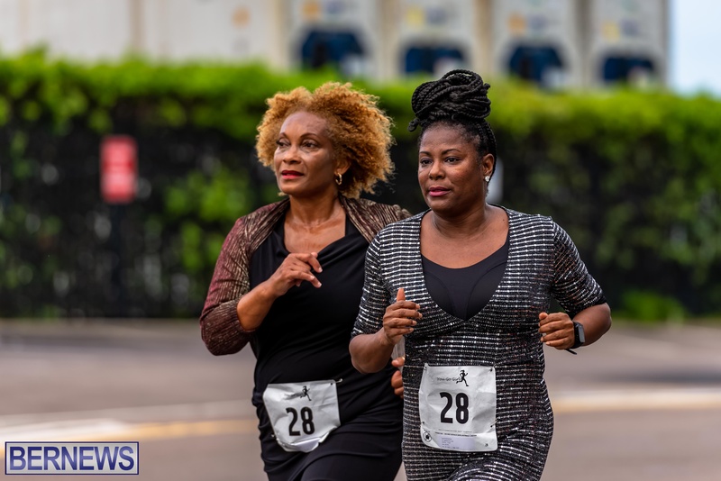 Bermuda Hugo Girl Relay Running Race Front Street Hamilton 2022JS (52)