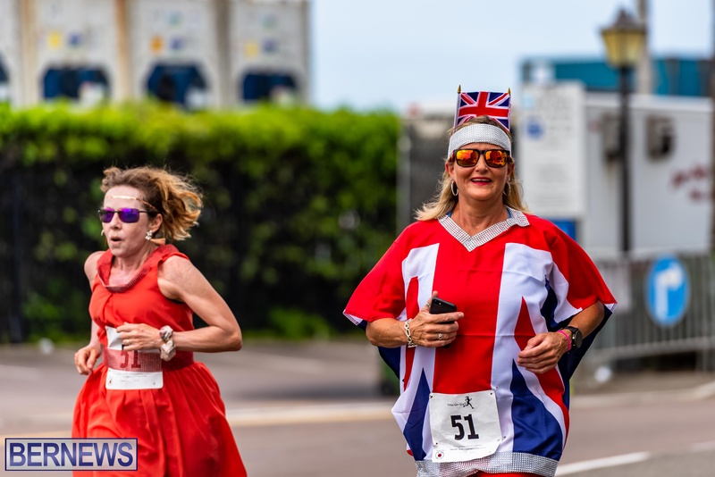 Bermuda You Go Girl relay running race Front Street Hamilton 2022 JS (53)