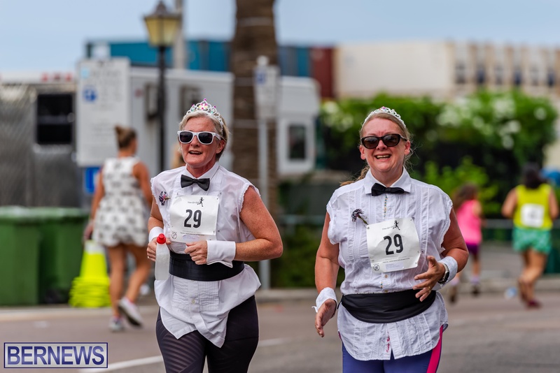 Bermuda Hugo Girl Relay Running Race Front Street Hamilton 2022JS (55)