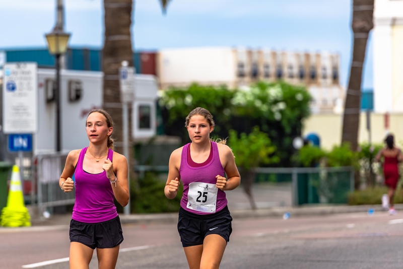 Bermuda You Go Girl relay running race Front Street Hamilton 2022 JS (63)