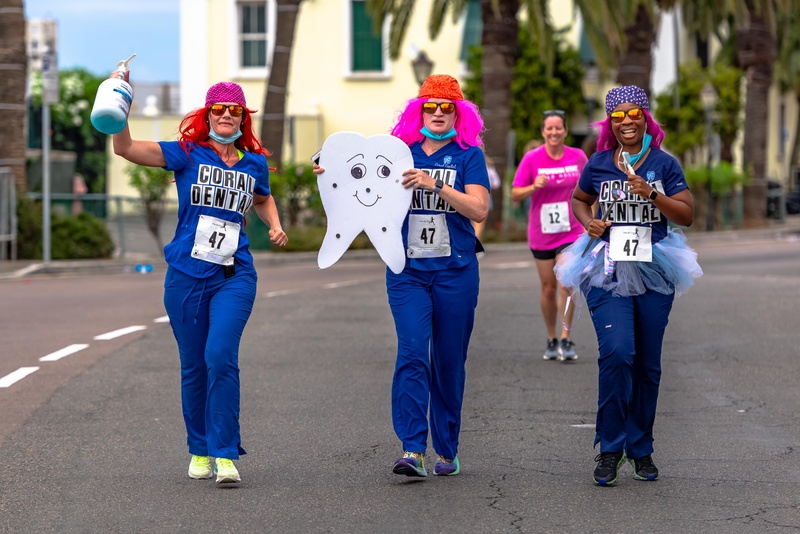 Bermuda You Go Girl relay running race Front Street Hamilton 2022 JS (79)
