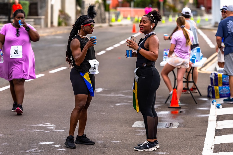 Bermuda You Go Girl relay running race Front Street Hamilton 2022 JS (88)