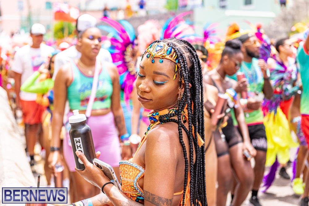 Carnival in Bermuda 'Revel de Road' Bermuda party parade June 2022 JS (17)