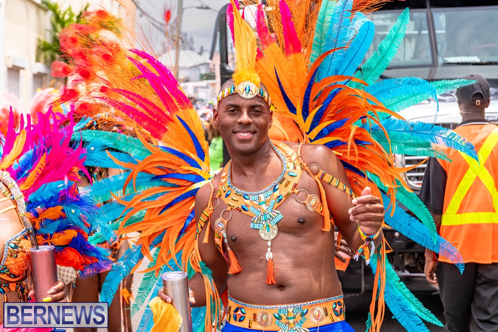 Carnival in Bermuda 'Revel de Road' Bermuda party parade June 2022 JS (21)