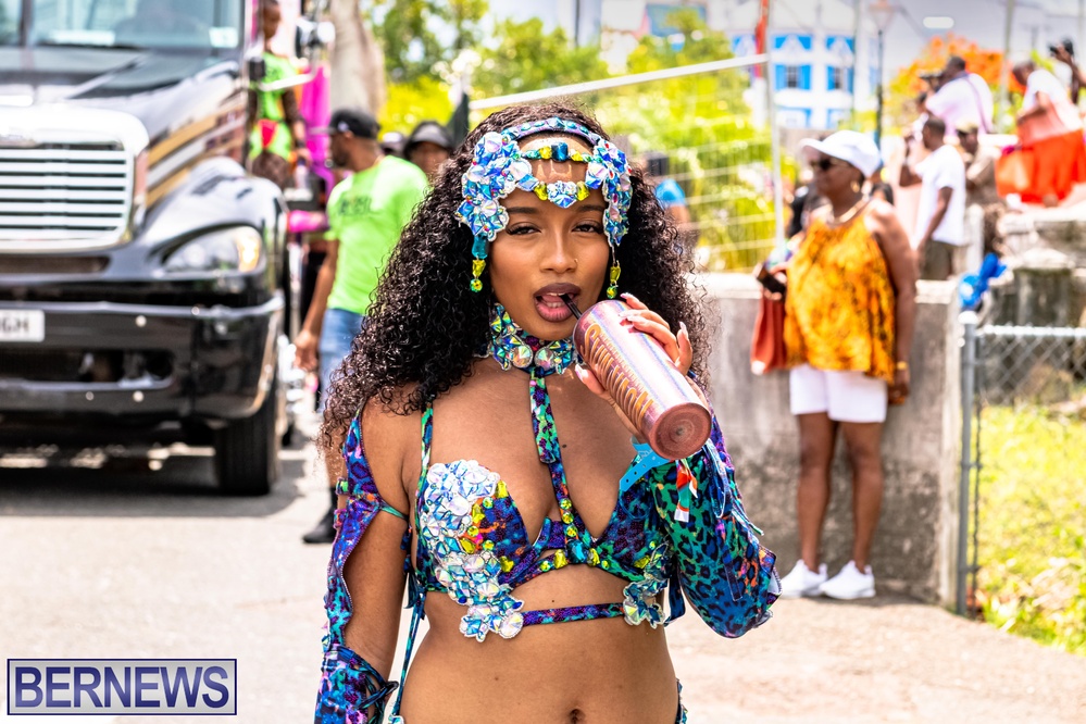 Carnival in Bermuda 'Revel de Road' Bermuda party parade June 2022 JS (28)