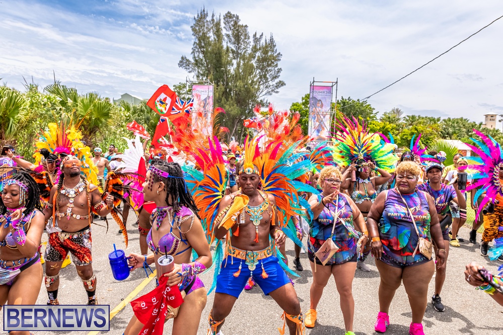 Carnival in Bermuda 'Revel de Road' Bermuda party parade June 2022 JS (33)