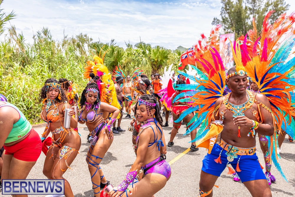 Carnival in Bermuda 'Revel de Road' Bermuda party parade June 2022 JS (34)