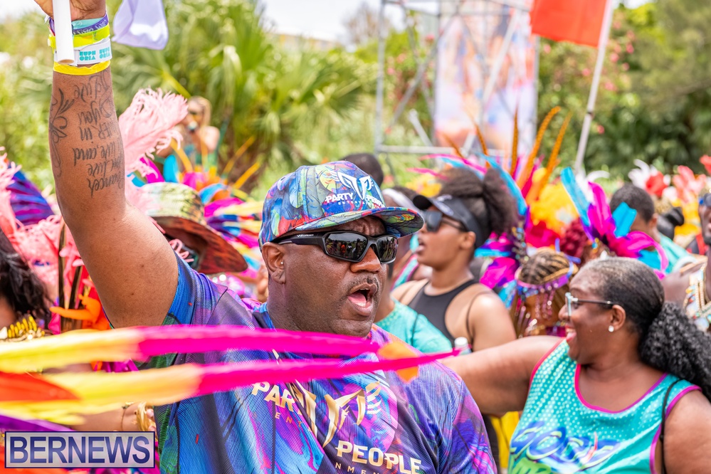 Carnival in Bermuda 'Revel de Road' Bermuda party parade June 2022 JS (40)