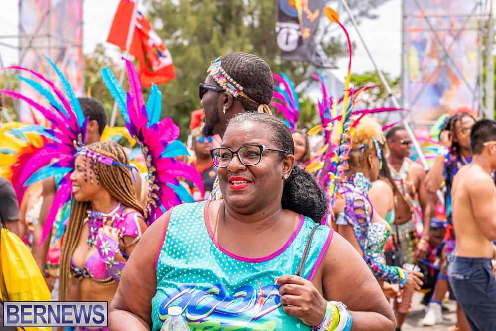 Carnival in Bermuda 'Revel de Road' Bermuda party parade June 2022 JS (43)