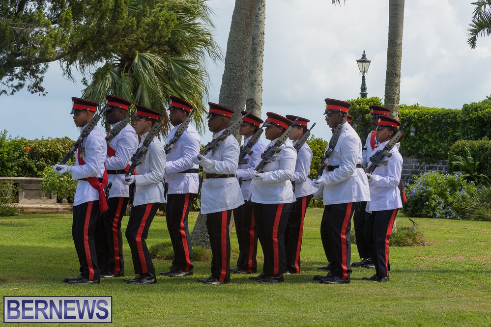 21-Rifle Salute For Queen Elizabeth II Bermuda 2022 AW (16)