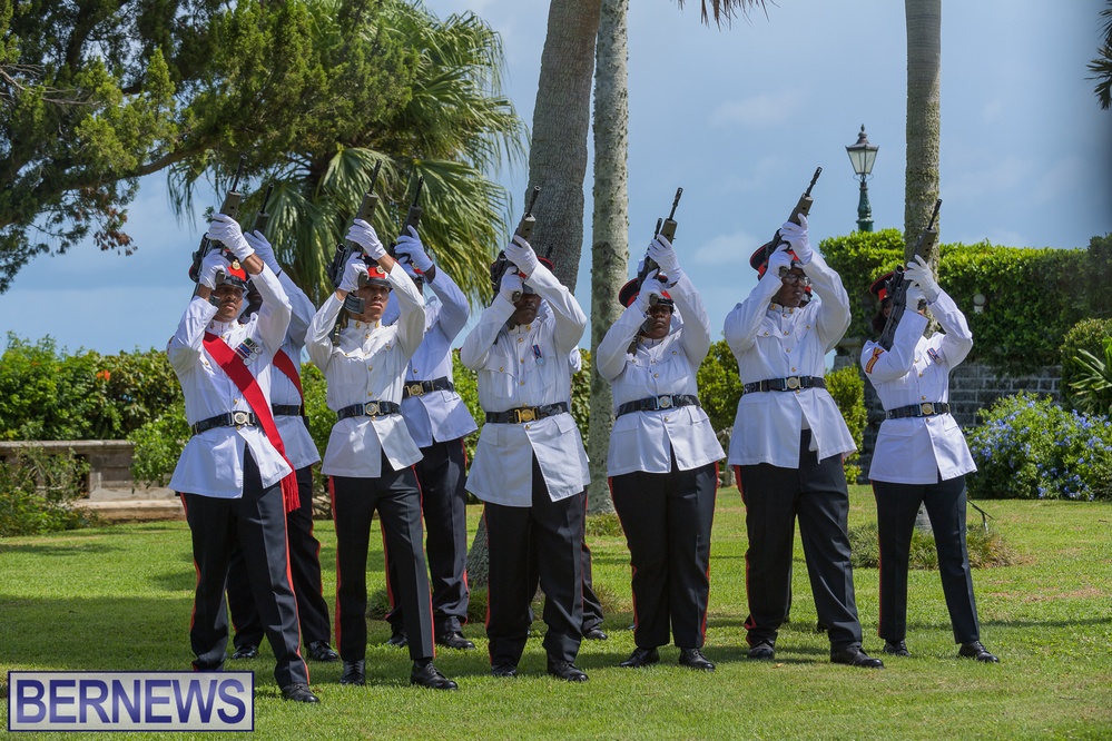 21-Rifle Salute For Queen Elizabeth II Bermuda 2022 AW (30)