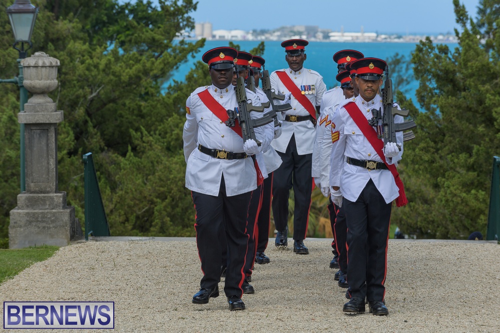 21-Rifle Salute For Queen Elizabeth II Bermuda 2022 AW (9)