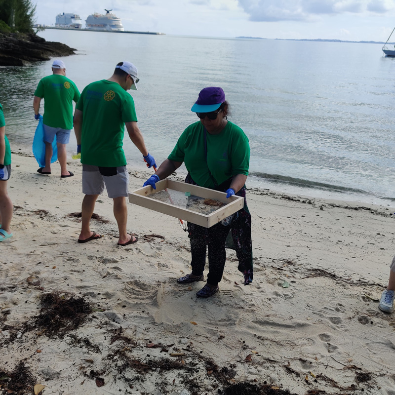 Rotarians team up for island clean up  Bermuda Sept 2022 (1)