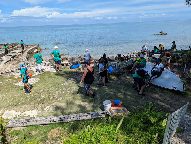 Rotarians team up for island clean up  Bermuda Sept 2022 (2)