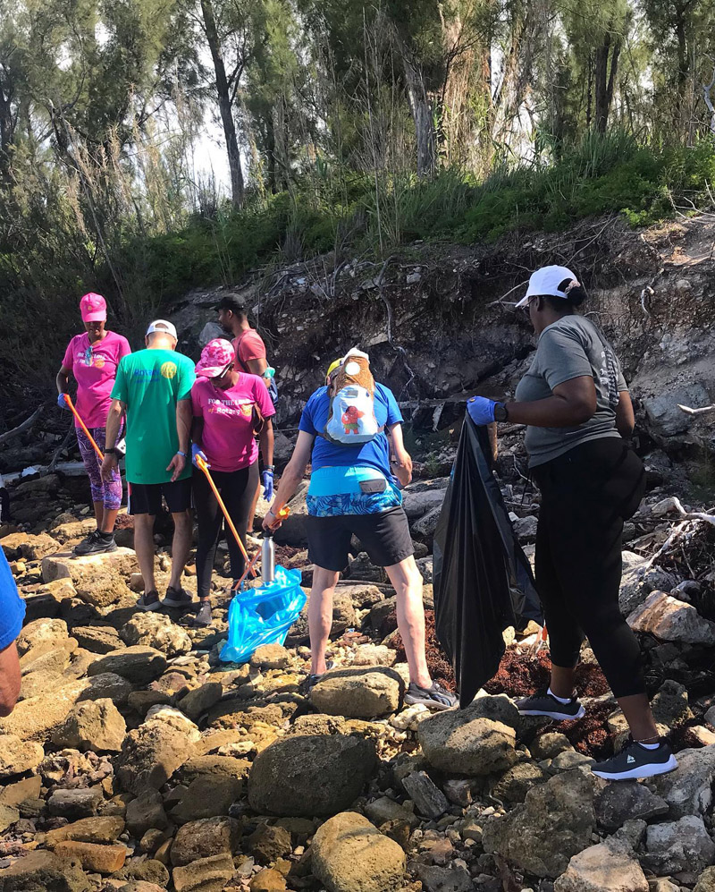Rotarians team up for island clean up  Bermuda Sept 2022 (4)