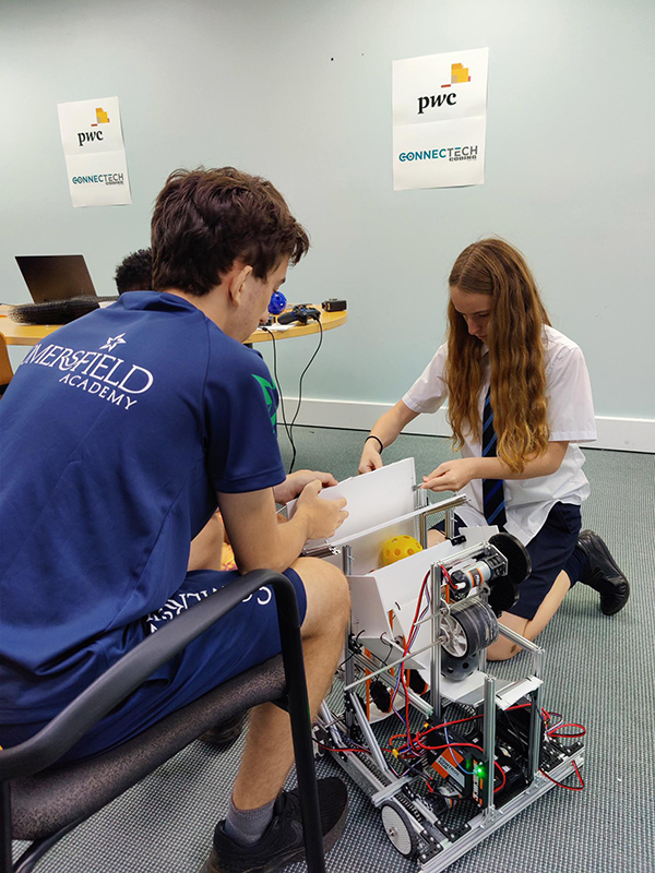 Bermuda Robotics Crew To Compete In Geneva