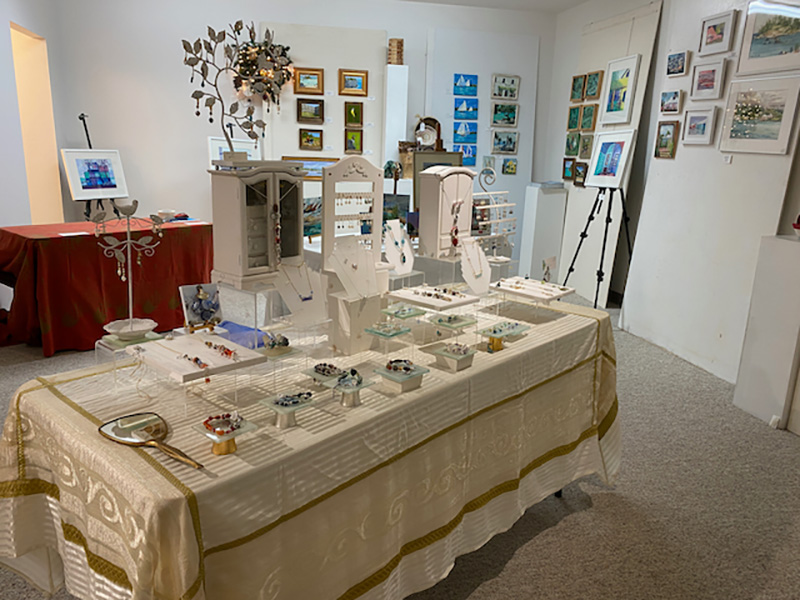 Bermuda Arts Centre's Pop Up Gallery December 6, 2022_8