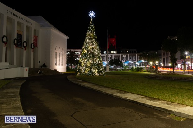 Hamilton Bermuda Christmas Lights at night 2022 December JM (9)
