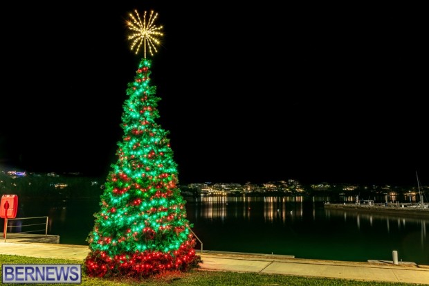 Hamilton city Bermuda island Christmas holiday lights 2022 JS (4)