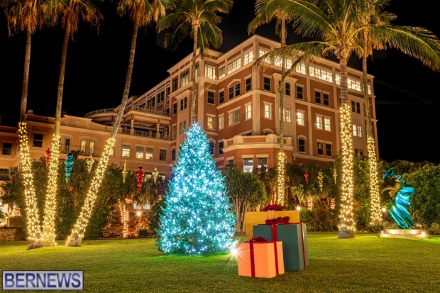 Hamilton city Bermuda island Christmas holiday lights 2022 JS (9)