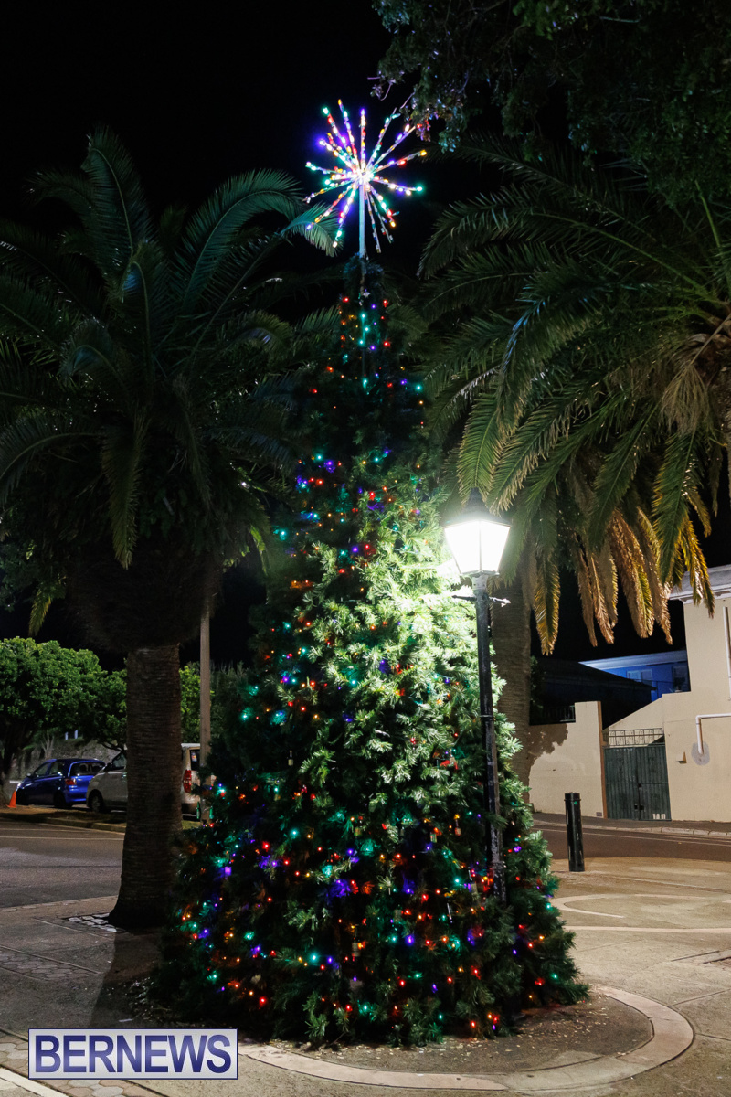Hamiton Christmas lights Bermuda Dec 19 2022 DF (29)
