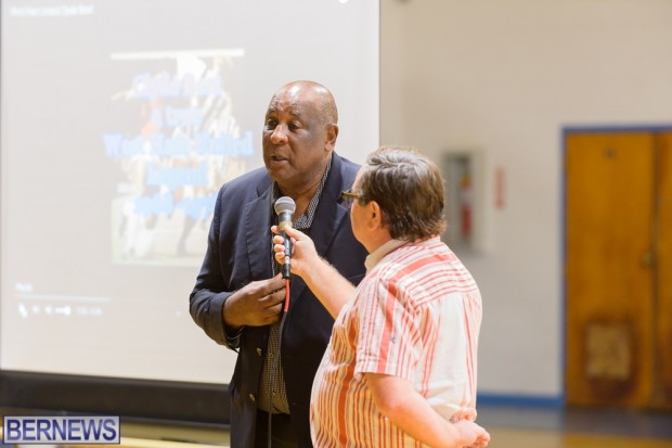 Clyde Best Visits Clearwater Middle School Assembly Bermuda feb 2023 (1)