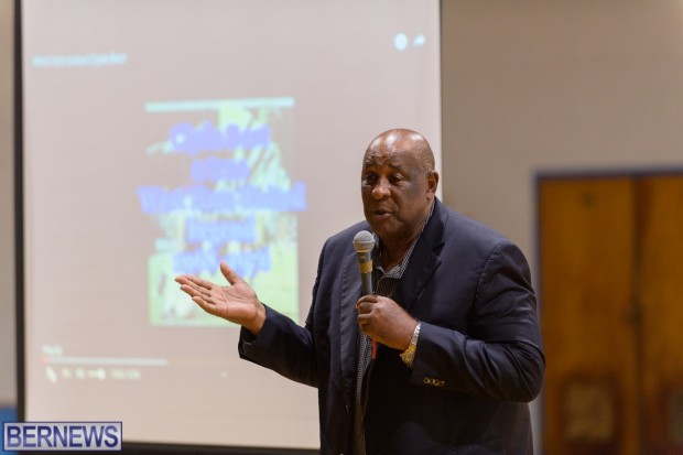 Clyde Best Visits Clearwater Middle School Assembly Bermuda feb 2023 (2)