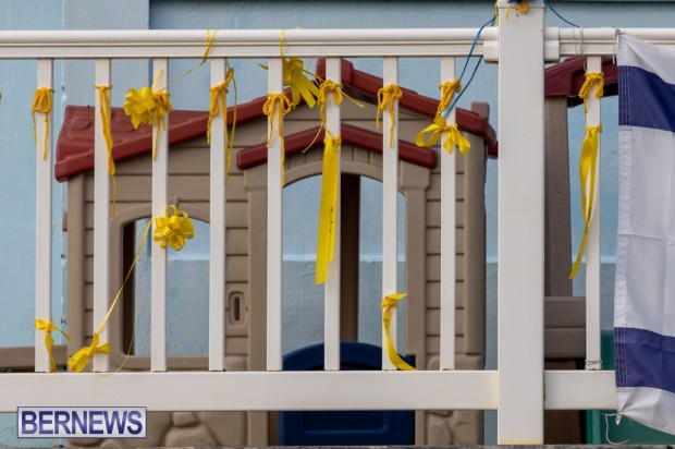 Jewish Community of Bermuda yellow ribbons nov 2023 (6)