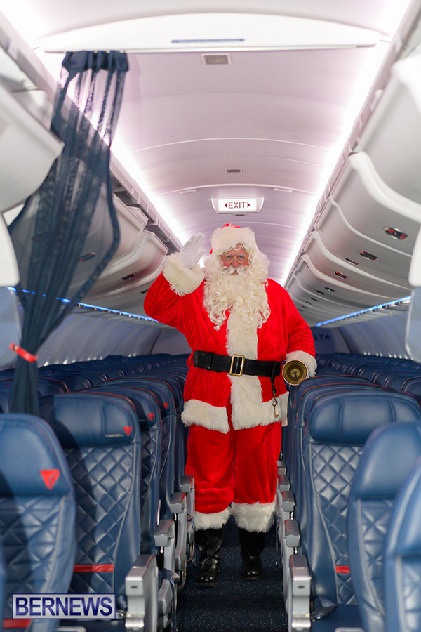 Santa Claus Arrival Delta Airllines Bermuda November 24 2023 (3)
