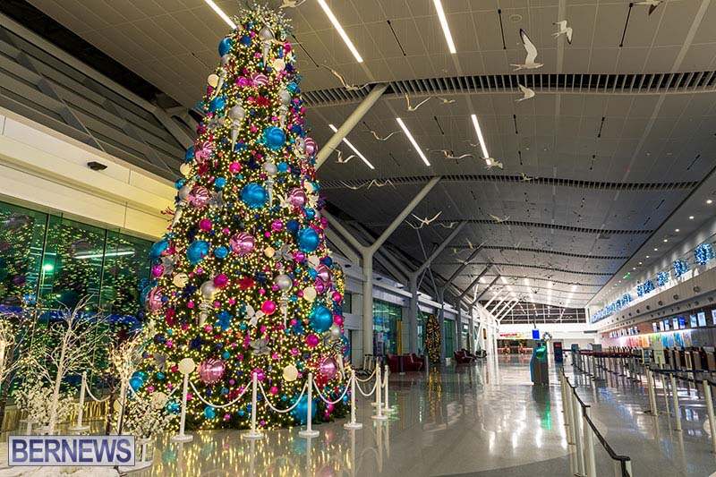 2 - Airport’s 38-Foot Christmas Tree Top 10 Photos of Day [December 2023]