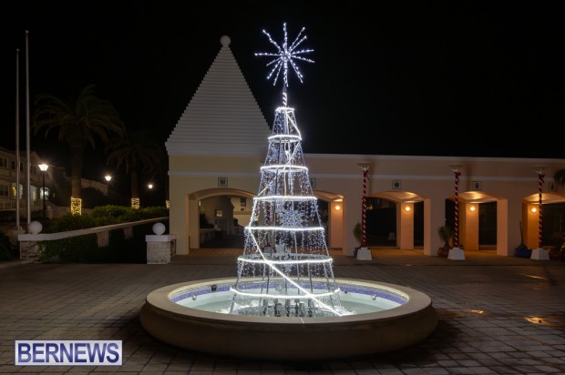 Christmas Lights Hamilton Bermuda Dec 12 2023 DF-42