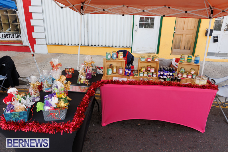 Court Street Christmas Market Bermuda Dec 4 2022 DF (23)