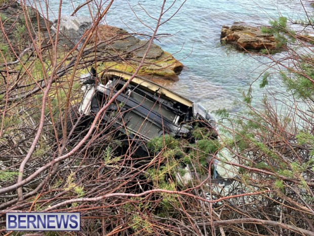 car crash North shore Bermuda Jan 7 2023 (1)
