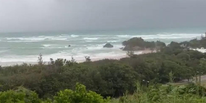 Videos: Hurricane Ernesto hits Bermuda