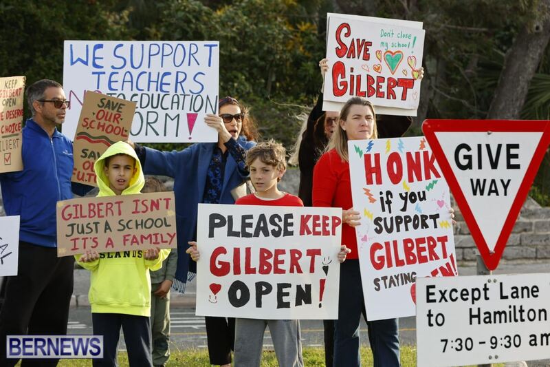 Trimingham Hill Roundabout Demonstration Bermuda Feb 2025 (5)