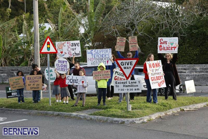 Trimingham Hill Roundabout Demonstration Bermuda Feb 2025 (6)