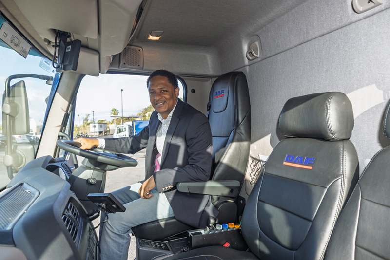 Garbage Collection Trucks Bermuda March 2025 (3)