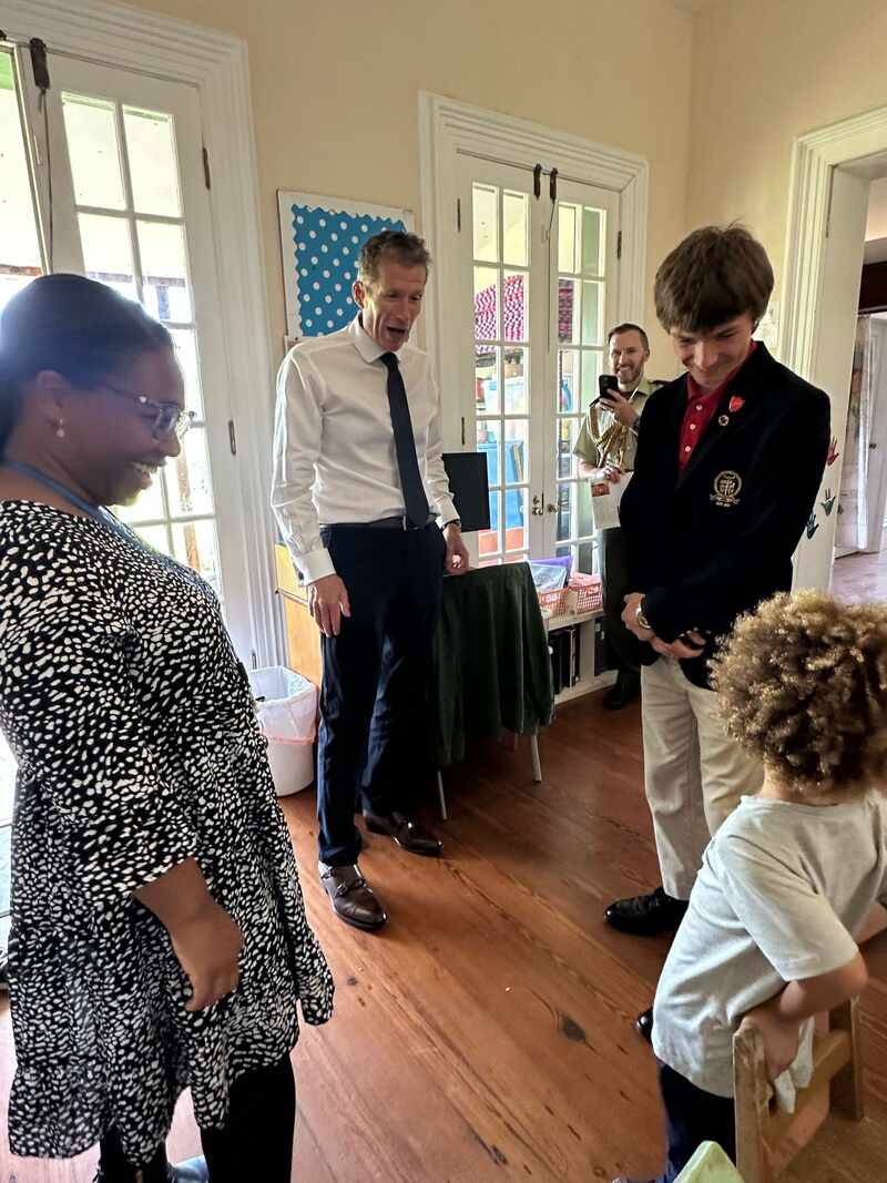 Chatmore Students & Governor Andrew Murdoch Bermuda April 2025 (4)