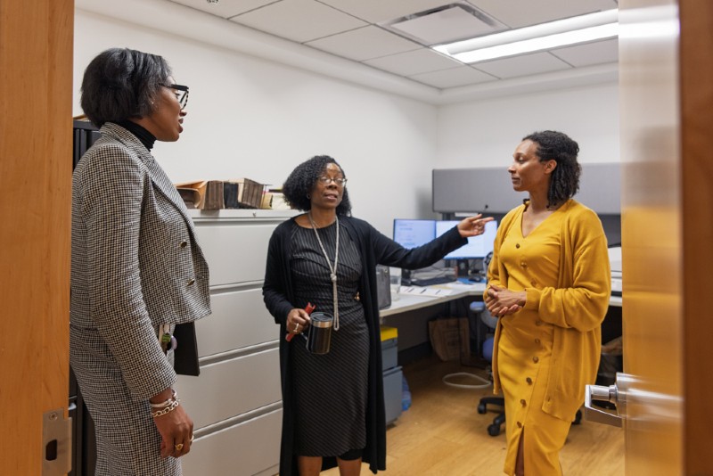 minister-lightbourne-land-title-registry-02